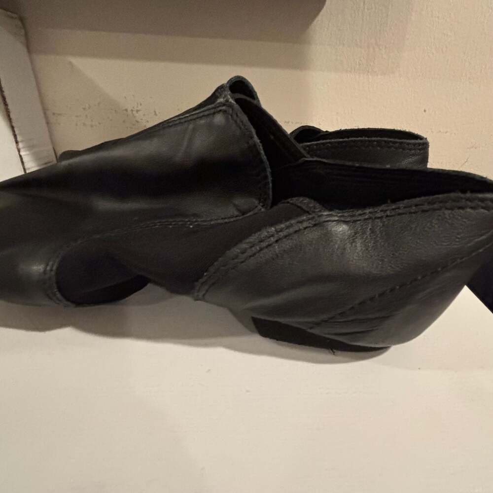 Capezio Adult E-Series EJ2 Leather Slip-On Jazz Shoes